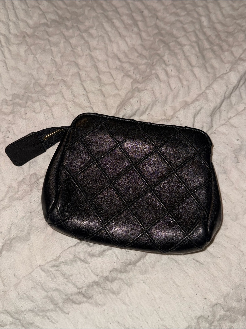 Classic Quilted Leather wallet Pouch in Black with Gold Logo - Picture 3 of 6
